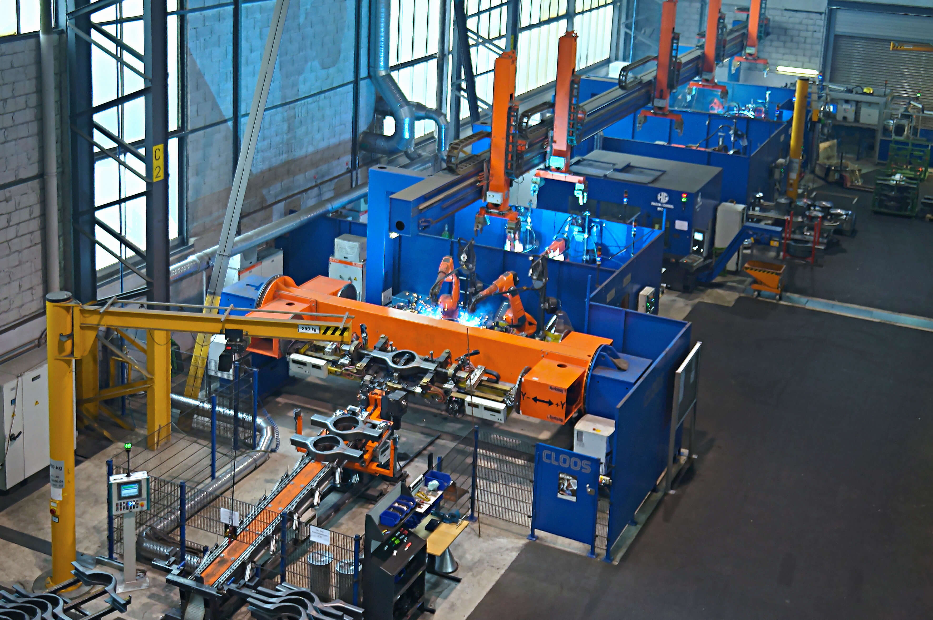 Chained robot systems allows fully-automated welding at voestalpine