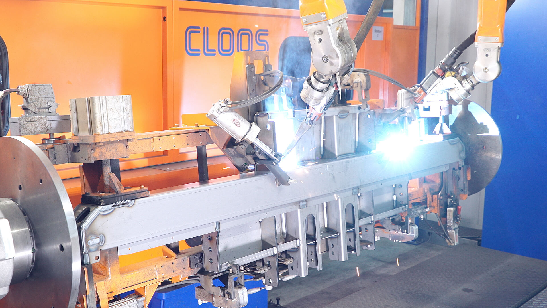 Glüpker Blechtechnologie relies on welding technology by CLOOS